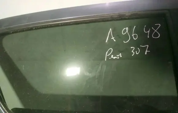Peugeot 307 Rear door window glass