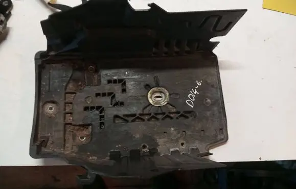Volvo S60 Battery tray 31294786