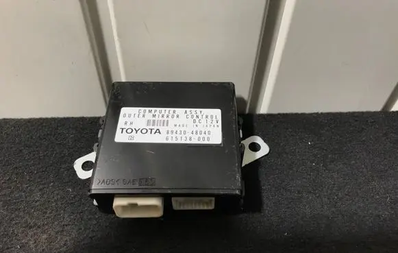 Lexus RX 300 Wing mirror control module 8943048040 615138000