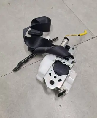 Toyota Mirai Front seatbelt N088612 N088601