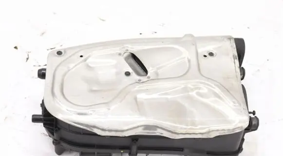 Mercedes-Benz GLK (X204) Air filter box cover A6510902001