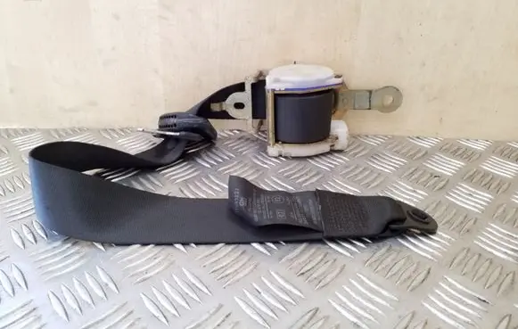 Opel Frontera A Rear seatbelt 91150786