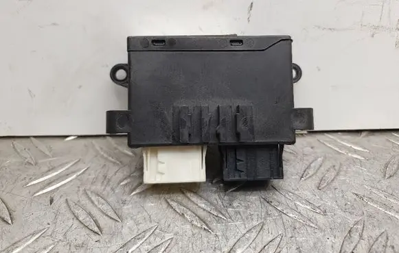 BMW 3 E46 Wing mirror control module 6913364 61316913364