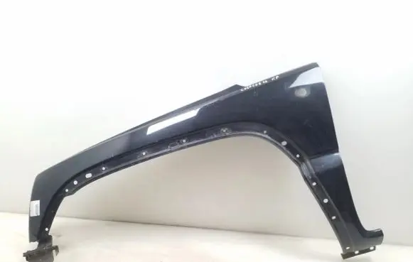 Jeep Cherokee III KJ Fender