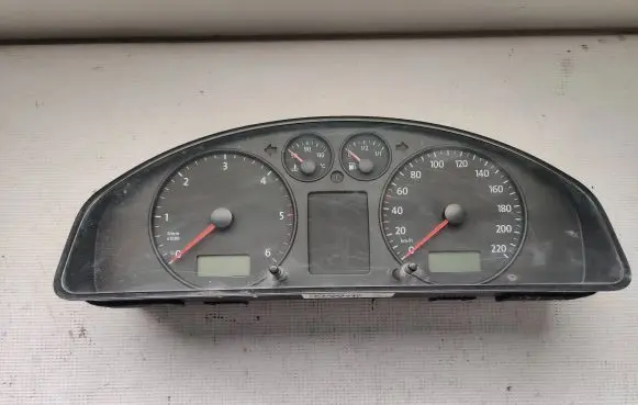 Volkswagen Transporter - Caravelle T5 Speedometer (instrument cluster) 7H0920851R VWZ770H0018261 VW7770H0018261