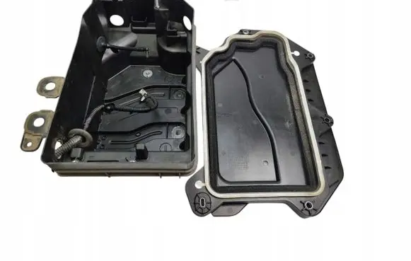 Renault Arkana Battery box tray 648947760R