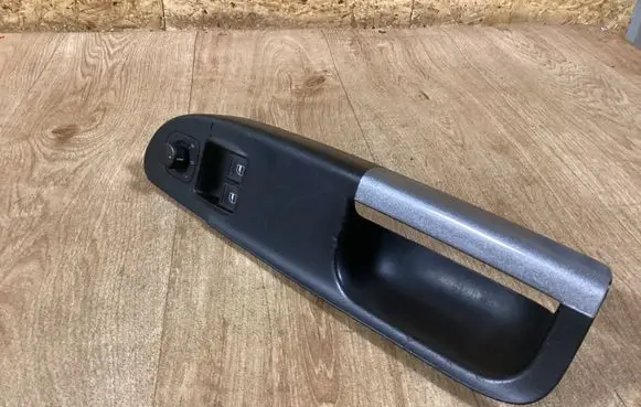 Volkswagen PASSAT B6 Electric window control switch 3C1867171