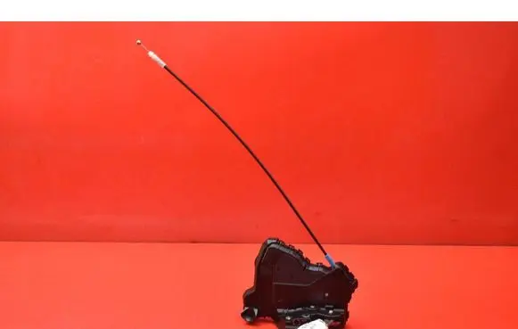 Toyota Auris E180 Front door lock 