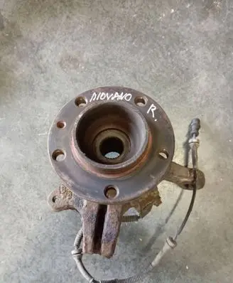 Opel Movano A Front wheel hub
