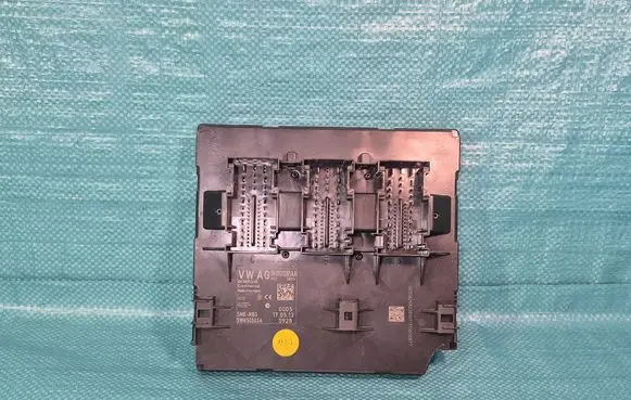 Volkswagen Caddy Comfort/convenience module 5K0937085AA BCMPQ35 5WK50502A
