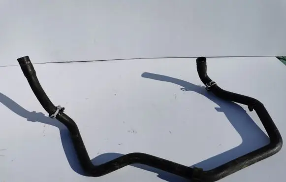 Ford Kuga II Engine coolant pipe/hose