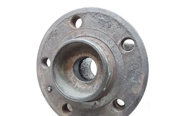 Volvo V70 Front wheel hub