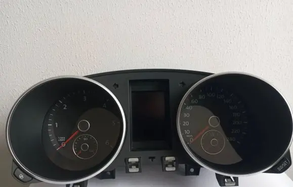 Volkswagen Golf VI Speedometer (instrument cluster) 5K0920860G 0209200 02402
