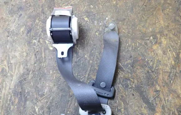 Honda Civic Rear seatbelt