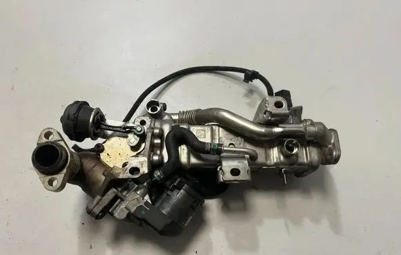BMW X5 F15 EGR valve cooler 7810871 7822350