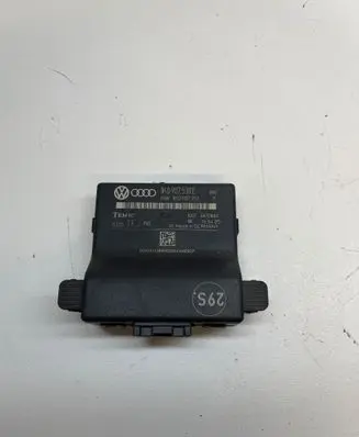 Volkswagen Golf V Gateway control module 1K0907530F 1K0907951
