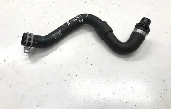 Volvo XC40 Engine coolant pipe/hose 32138727