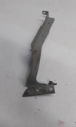 Audi A4 S4 B8 8K Fender mounting bracket 8K0821135H 8K0821135