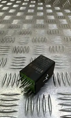 Glow plug pre-heat relay