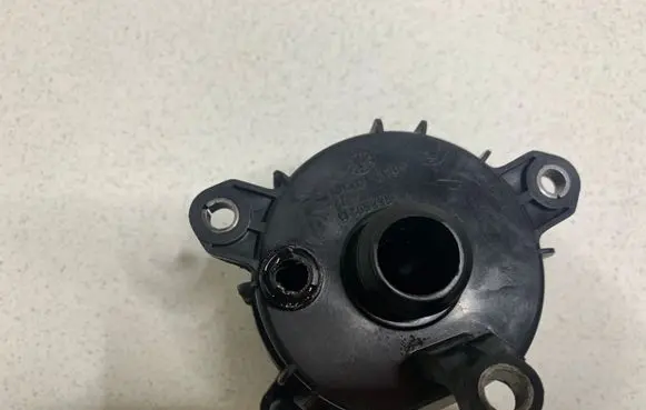 Volkswagen Crafter Oil breather separator 076103593A