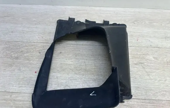 Porsche Macan (95B) Intercooler air channel guide 95B117335A