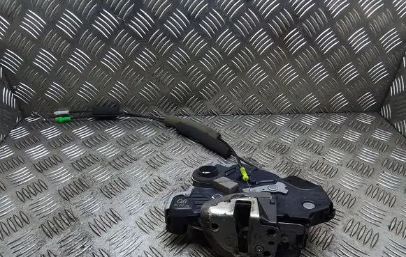 Lexus IS 220D-250-350 Front door lock 6L0506