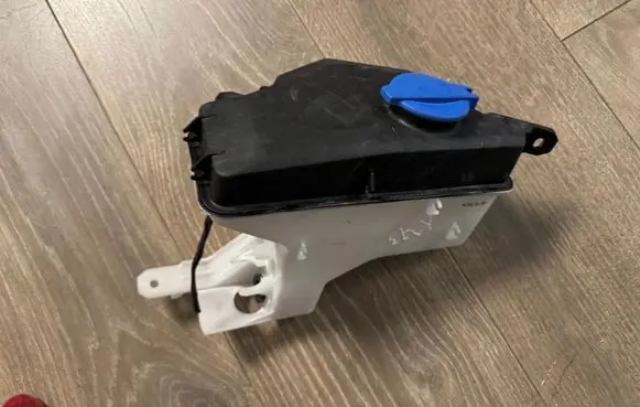 Hyundai Ioniq 5 Windshield washer fluid reservoir/tank 98610NI000
