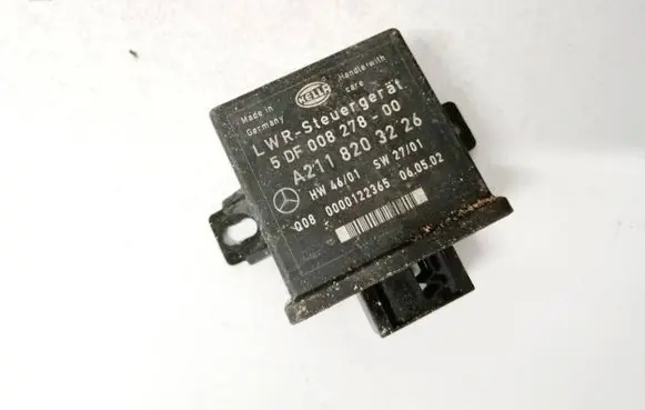 Mercedes-Benz E W211 Light module LCM A2118203226 5DF008278-00