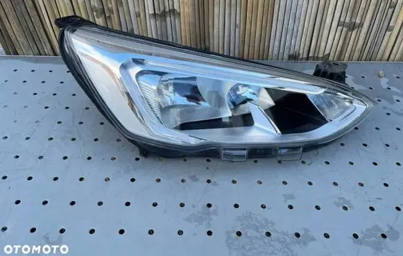Ford Focus Headlight/headlamp