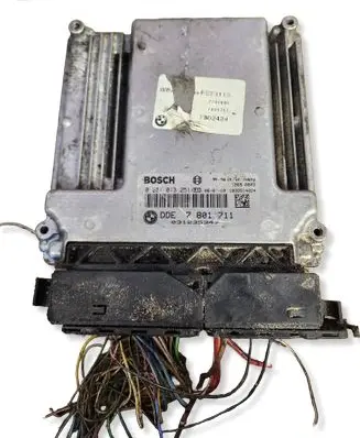 BMW 3 E90 E91 Engine control unit/module 0281013251 7802424 7801711