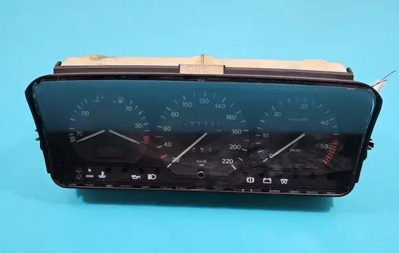 Speedometer (instrument cluster)