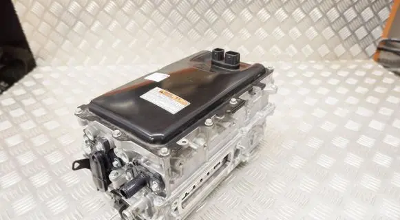 Toyota RAV 4 (XA50) Voltage converter inverter G920033140