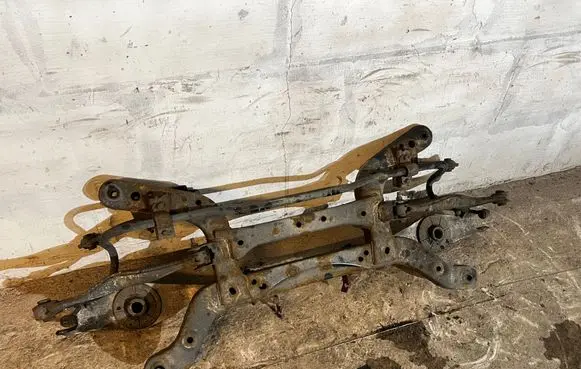Opel Insignia A Rear subframe 