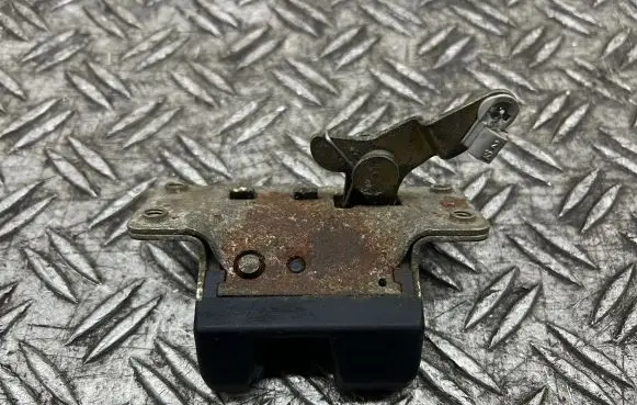 Opel Astra G Tailgate/trunk/boot lock/catch/latch 90563999