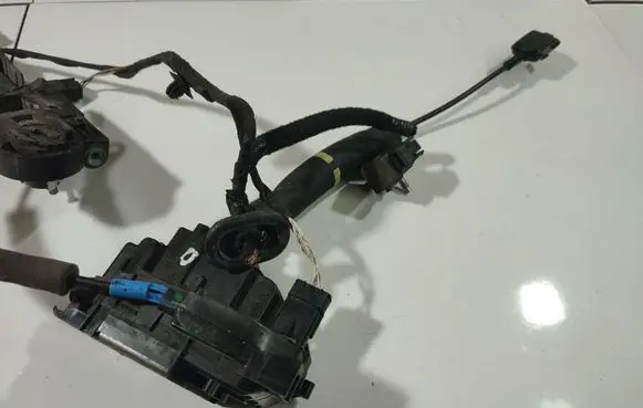 Renault Laguna III Front door lock 