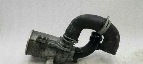 Mercedes-Benz C W205 Water pump A2742000207