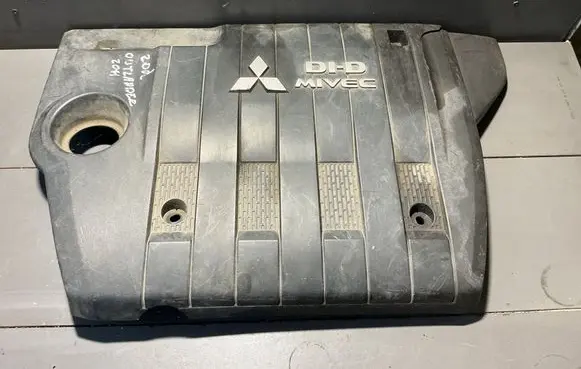 Mitsubishi Outlander Engine hood trim 