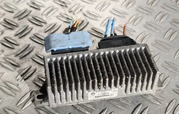 Nissan Qashqai+2 Glow plug pre-heat relay 8200558438A
