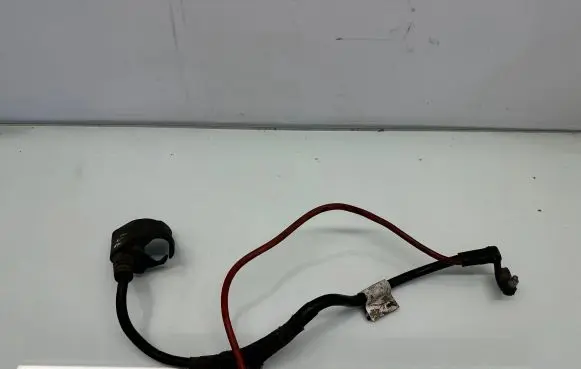 Volkswagen Golf VI Positive cable (battery) 1736