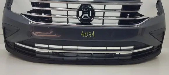Volkswagen Tiguan Front bumper 5NA807221