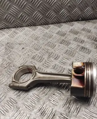BMW 3 F30 F35 F31 Piston 82177