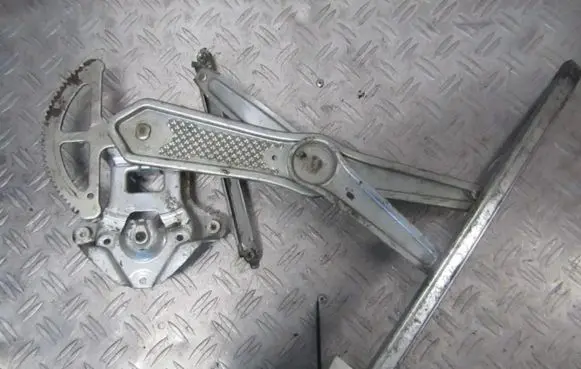 Toyota Yaris Verso Sliding door window regulator with motor
