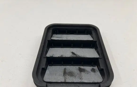 Nissan Qashqai J12 Quarter panel pressure vent 768046RS0A