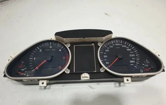 Audi A6 S6 C6 4F Speedometer (instrument cluster) 5540007312