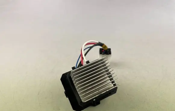 Subaru Forester SJ Heater blower motor/fan resistor T1000034ZD T1000034Z-D