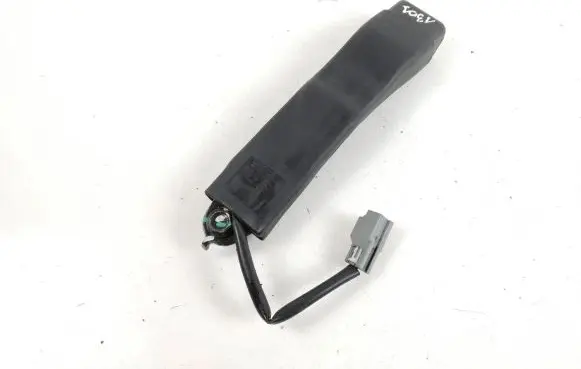 Tesla Model S Front seatbelt buckle
