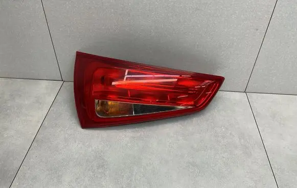 Audi A1 Tailgate rear/tail lights 8X0945093