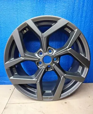 Ford Focus R19 alloy rim 