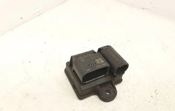 Mercedes-Benz C W205 Glow plug pre-heat relay A6519005602 0522120206