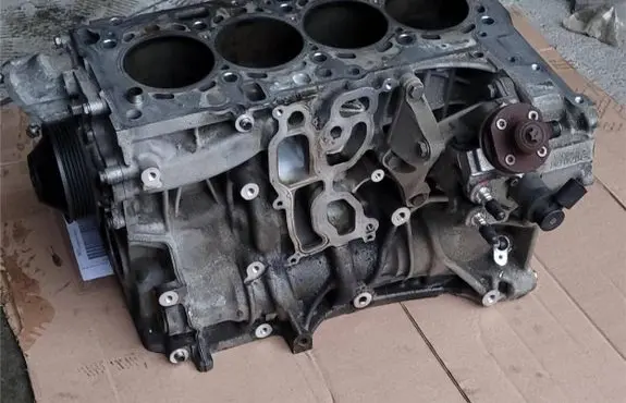 BMW 5 F10 F11 Engine block N47D20C